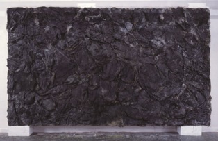 宮崎進 《泥土》 2004年、ミクストメディア・麻布・合板、227.3×418.0cm、当館蔵